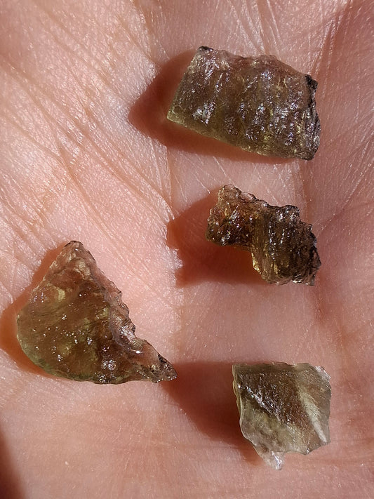 Moldavite chip Bundle, 1g, 4 pcs, Tektite (MB38)