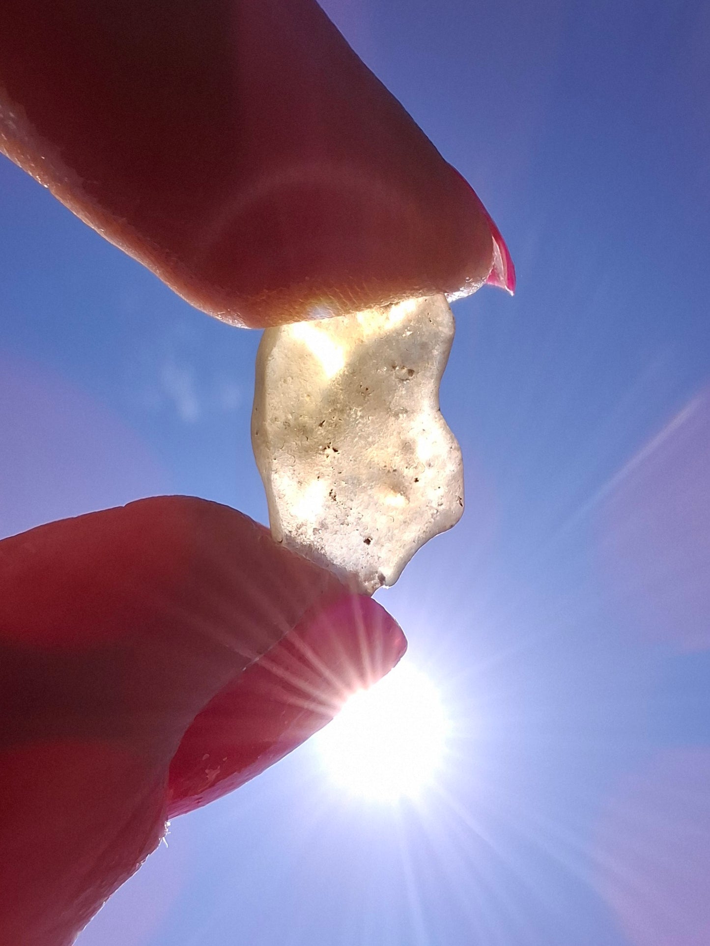 Libyan Desert Glass (darker) Piece, 0.95g, Tektite (Ref: L1363)