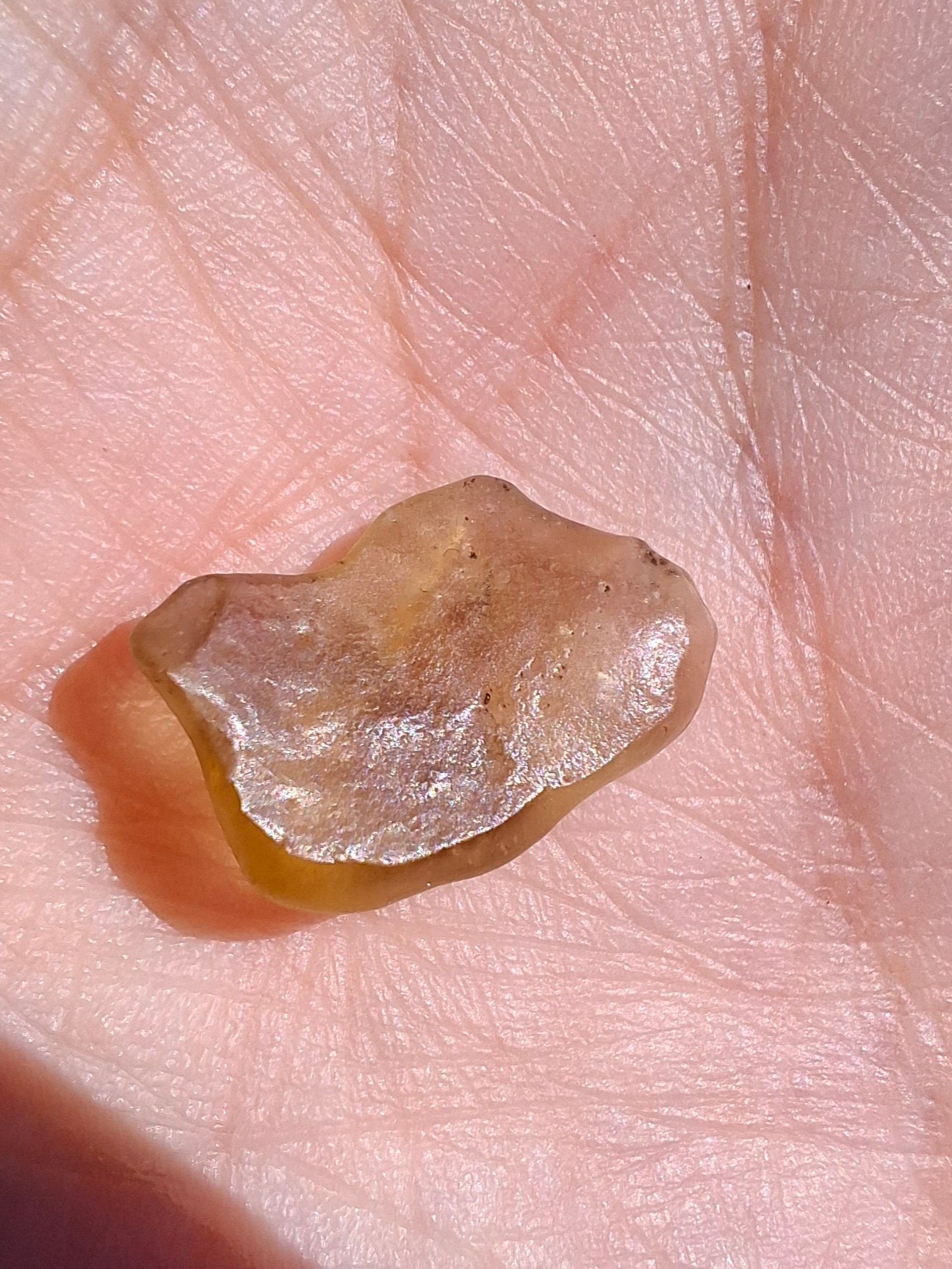 Libyan Desert Glass (darker) Piece, 0.95g, Tektite (Ref: L1363)