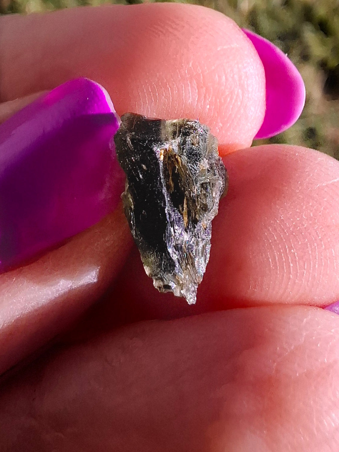 Moldavite Piece, 0.81g, Tektite (Ref: 1449)