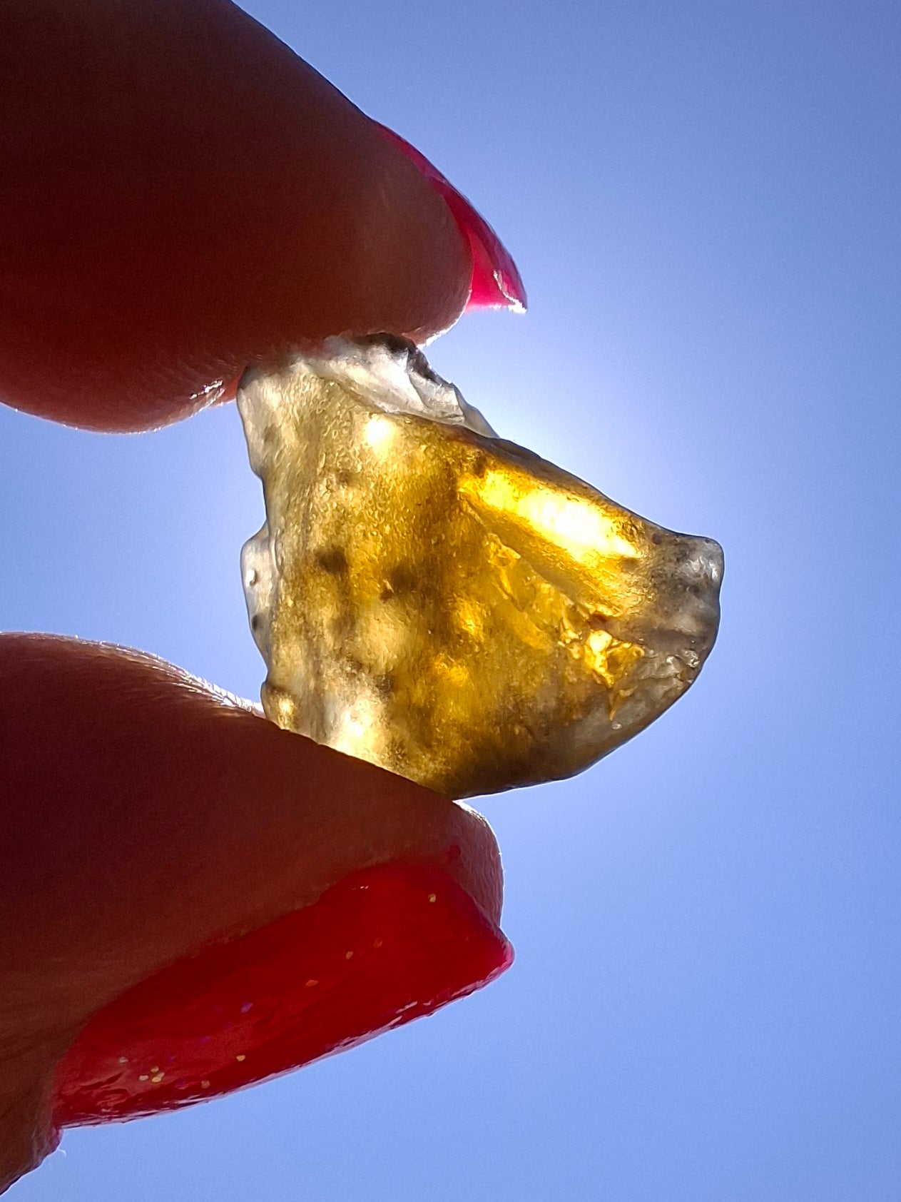 Libyan Desert Glass (darker) Piece, 2.29g, Tektite (Ref: L1359)