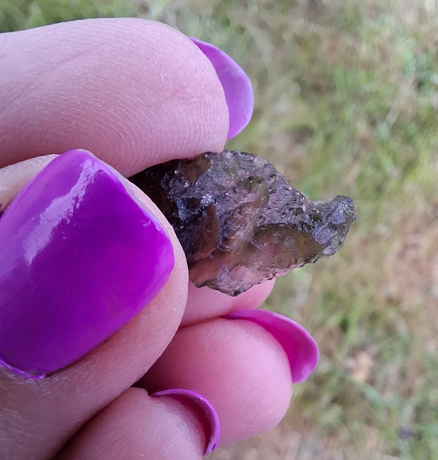 Moldavite Piece, 0.98g, Tektite (Ref: 1427)