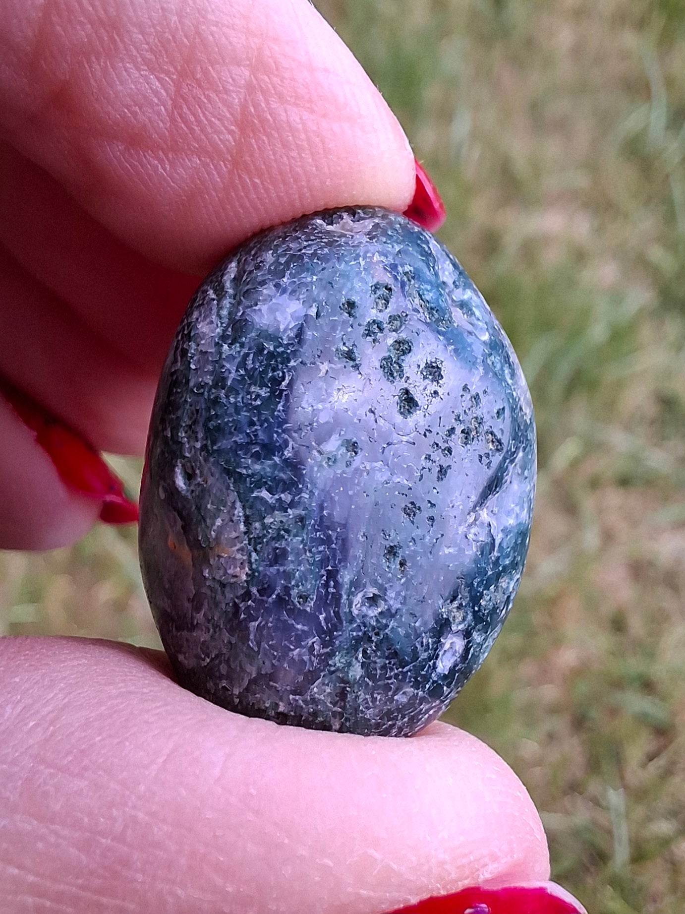 Green Moss Agate, Tumble Stone, Crystal (Ref: T170)
