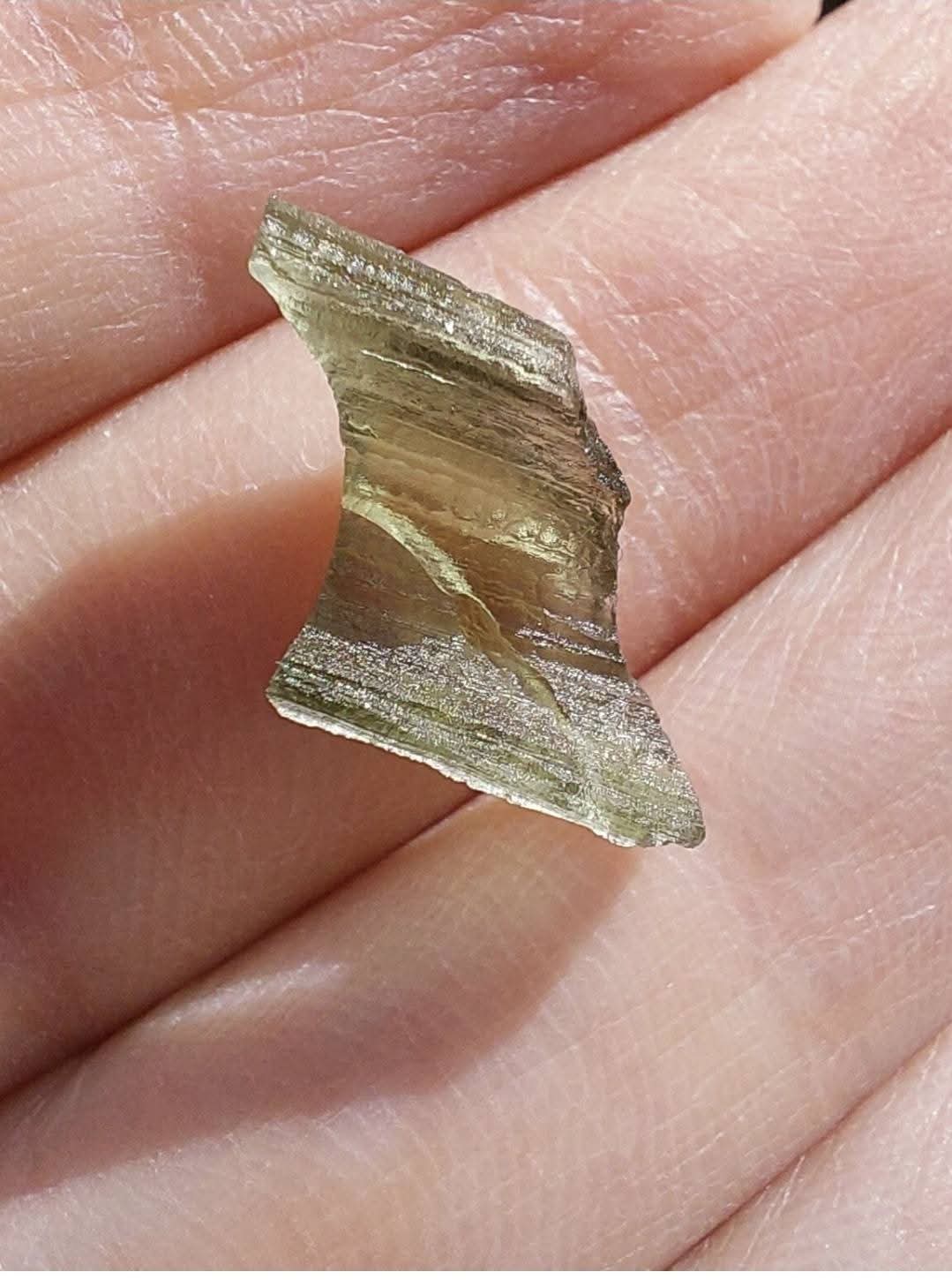 Moldavite Piece, 0.63g, Tektite (Ref: 1098)