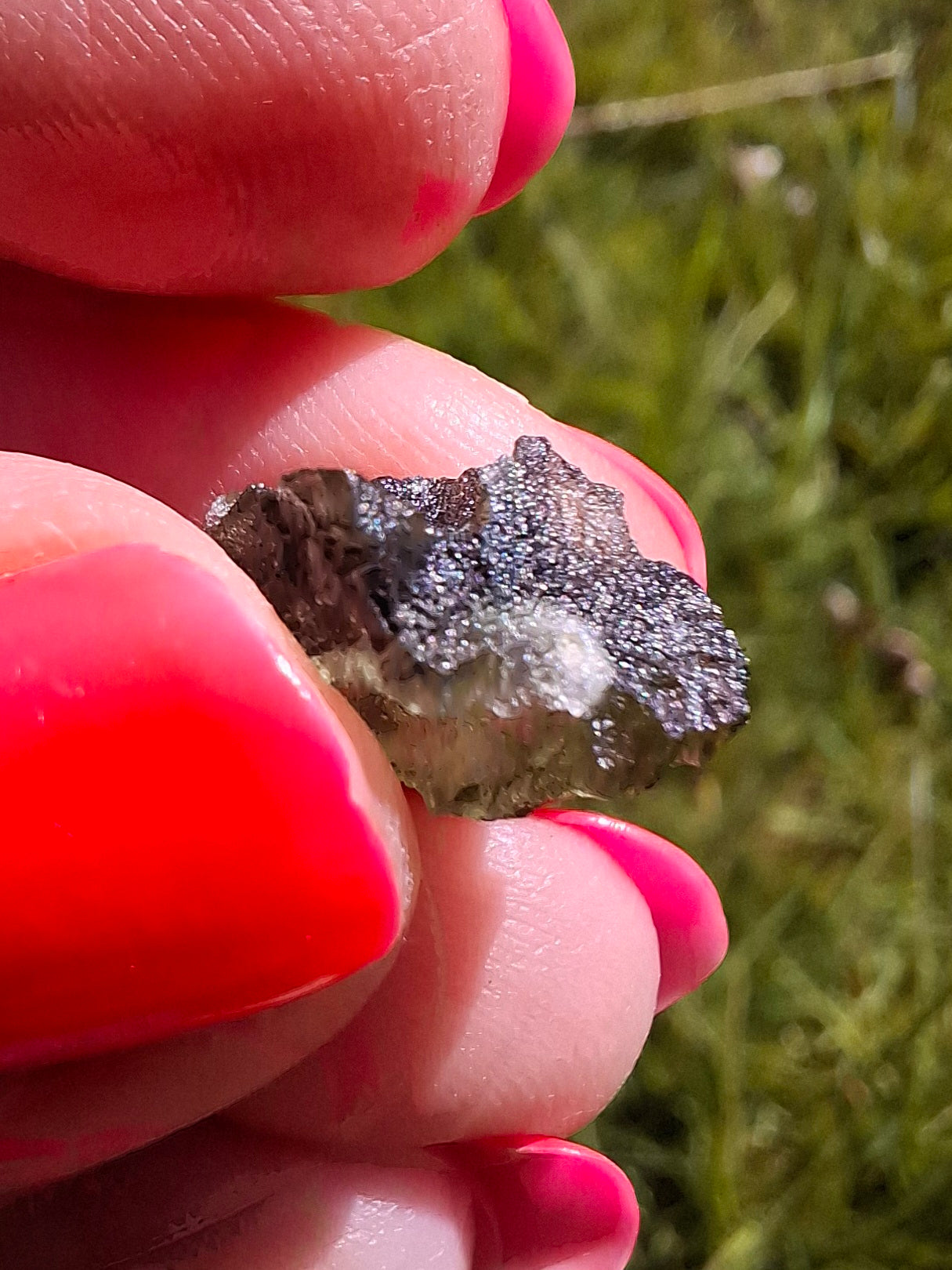 Moldavite Piece, 0.90g, Tektite (Ref: 1412)