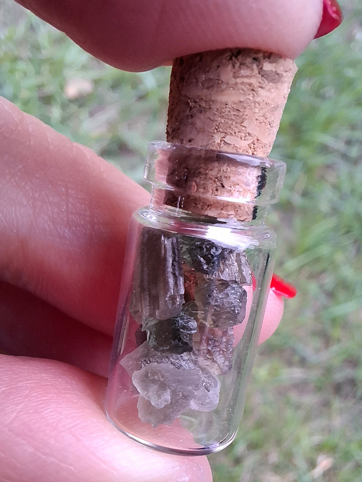 Moldavite Chips (1.00g) in 1ml Bottle, Tektite (Ref: B36)