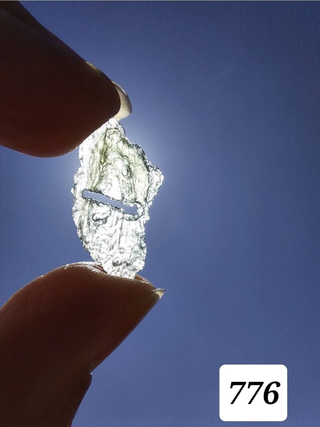 Moldavite Piece, 0.63g, Tektite (Ref: 776)