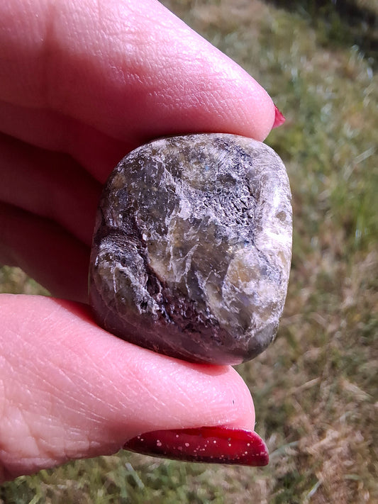 Labradorite, Tumble Stone, Crystal (Ref: T210)
