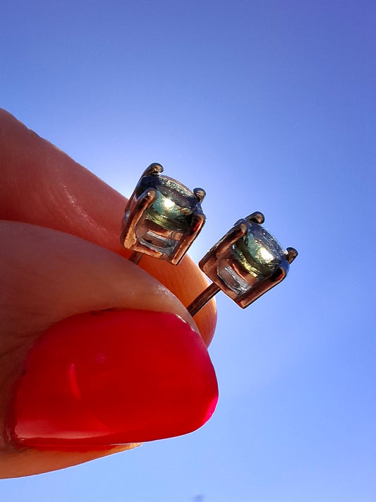 Moldavite (faceted) 5mm STUD EARRINGS, 925 silver, Tektite (Ref: Pair40)