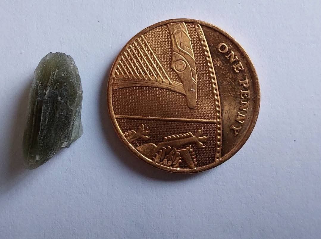Moldavite Piece, 0.70g, Tektite (Ref: 774)