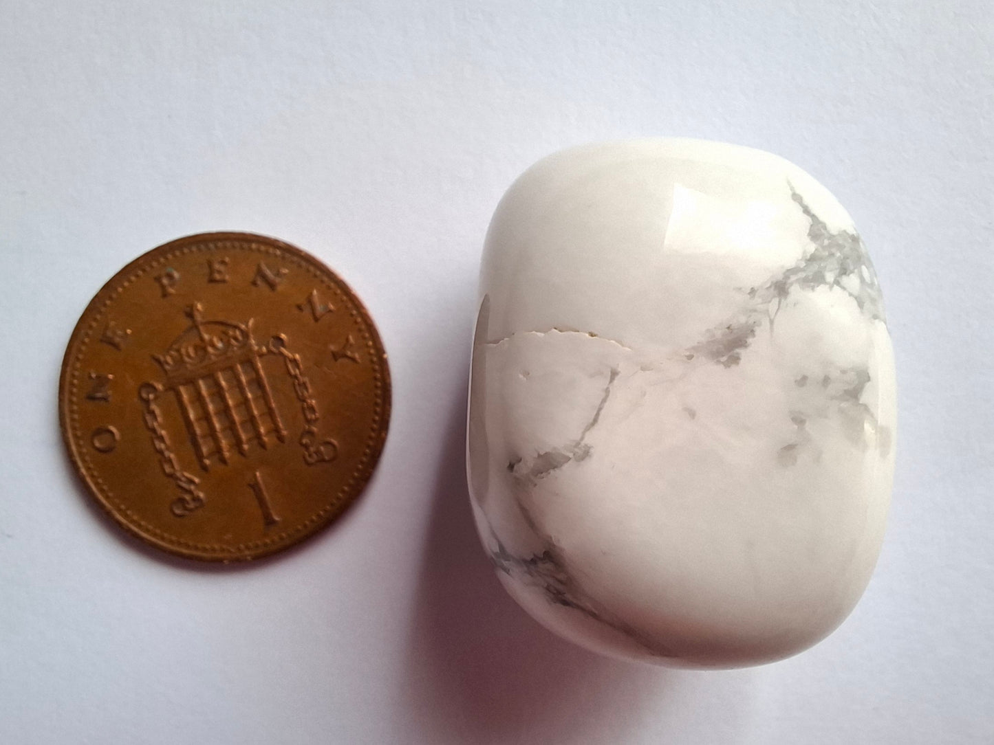Howlite, Tumble Stone, Crystal (Ref: T35)