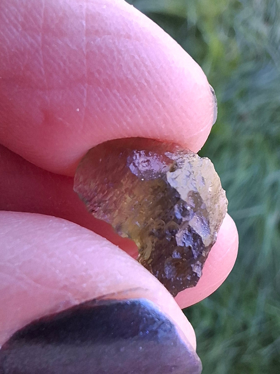Moldavite Piece, 0.81g, Tektite (Ref: 1400)