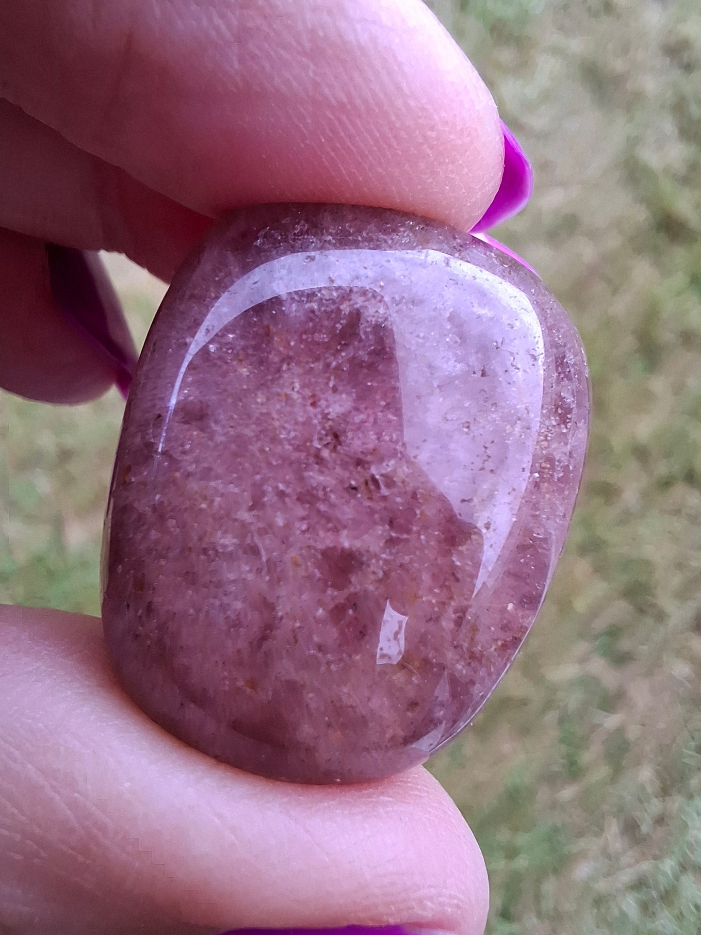 Strawberry Quartz, Tumble Stone, Crystal (Ref: T12)