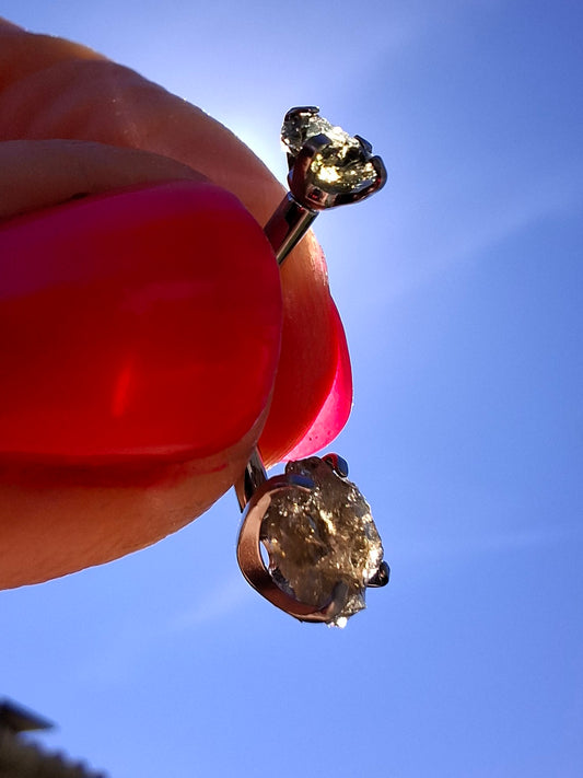 Moldavite (raw) BELLY BAR, 14G, Surgical Steel, Tektite (Ref: BB6)