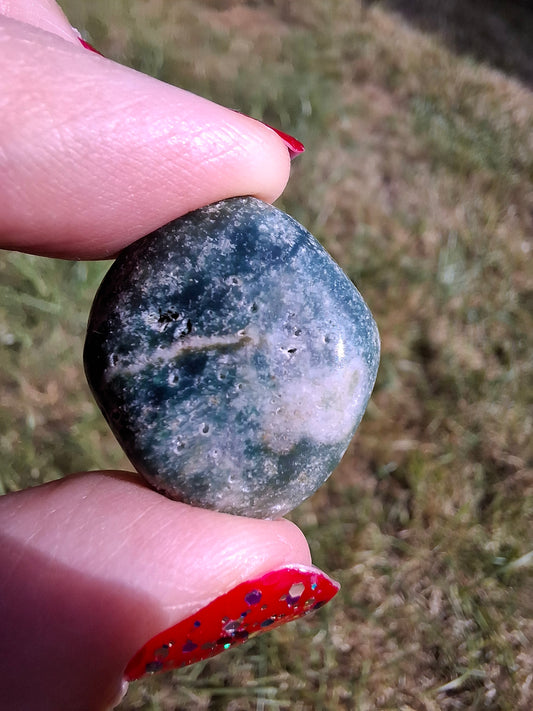 Green Moss Agate, Tumble Stone, Crystal (Ref: T172)