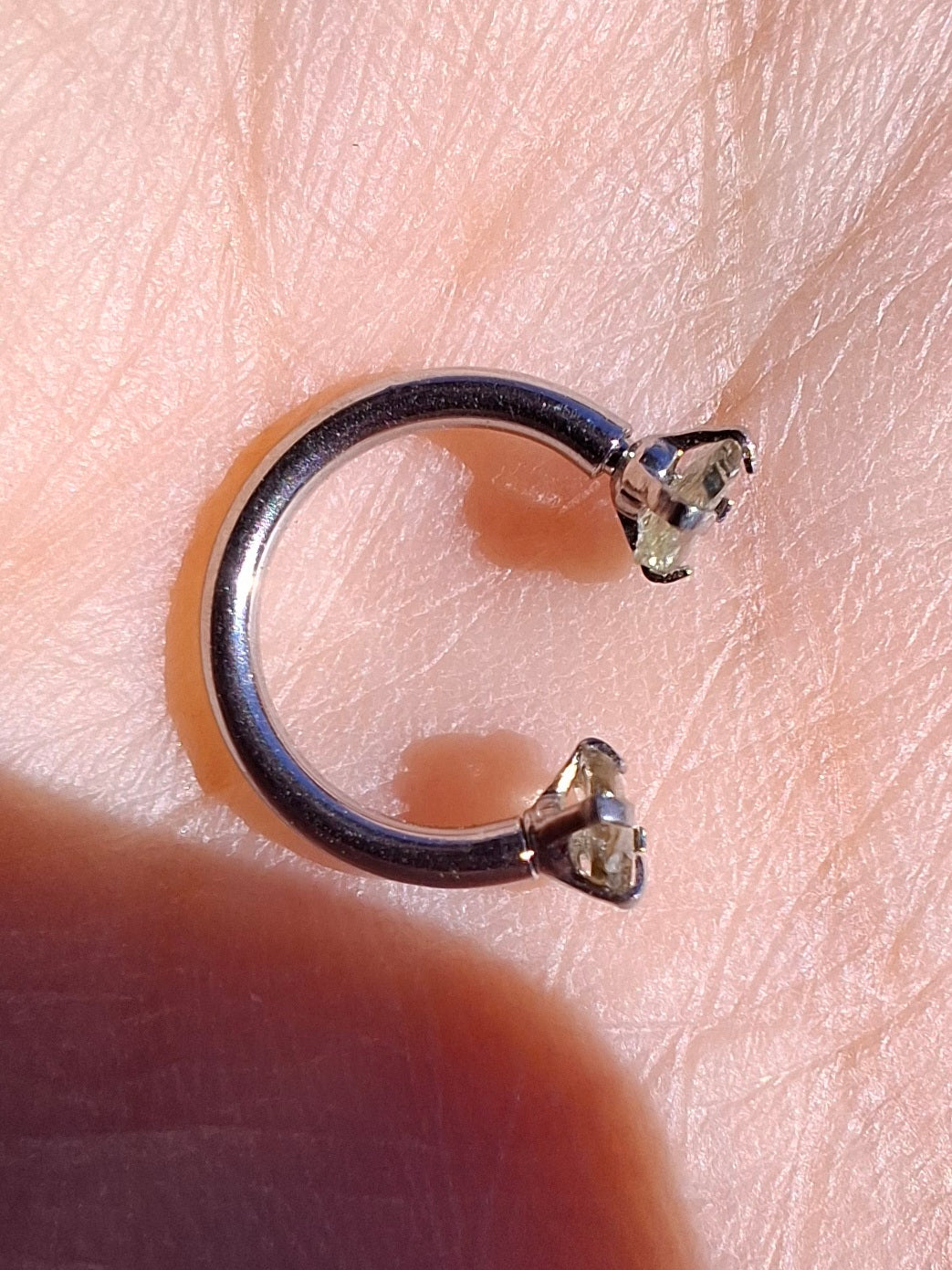 Moldavite (raw) HORSESHOE SEPTUM RING, 16G, Surgical Steel, Tektite (Ref: S1)