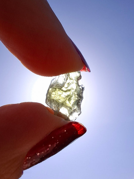 Moldavite Piece, 0.70g, Tektite (Ref: 1475)
