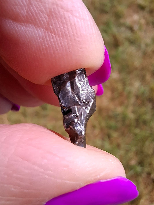 Campo del Cielo, 0.99g, Nickel Iron Meteorite (Ref: C5)