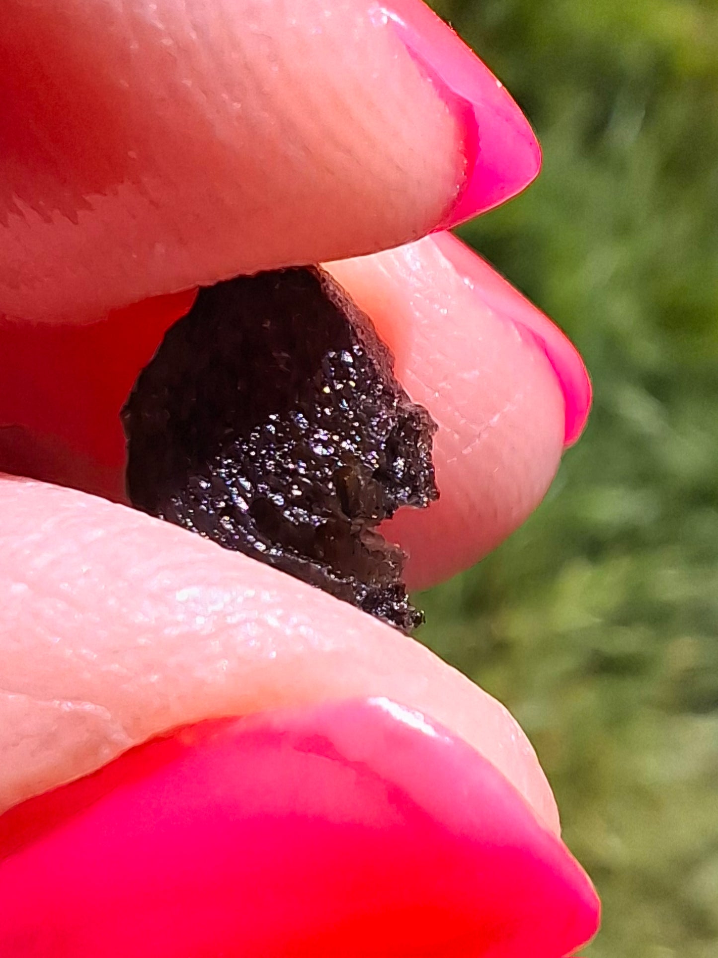 Moldavite Piece, 0.60g, Tektite (Ref: 1408)