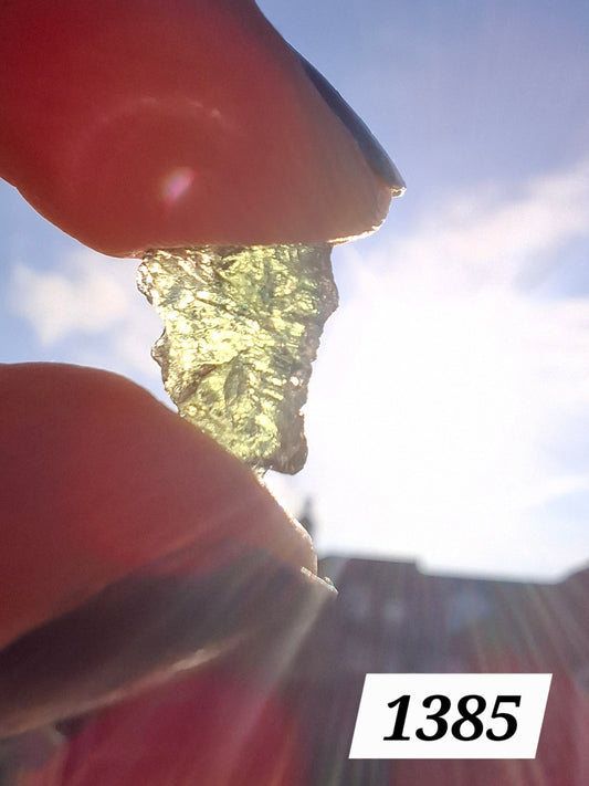 Moldavite Piece, 0.60g, Tektite (Ref: 1385)