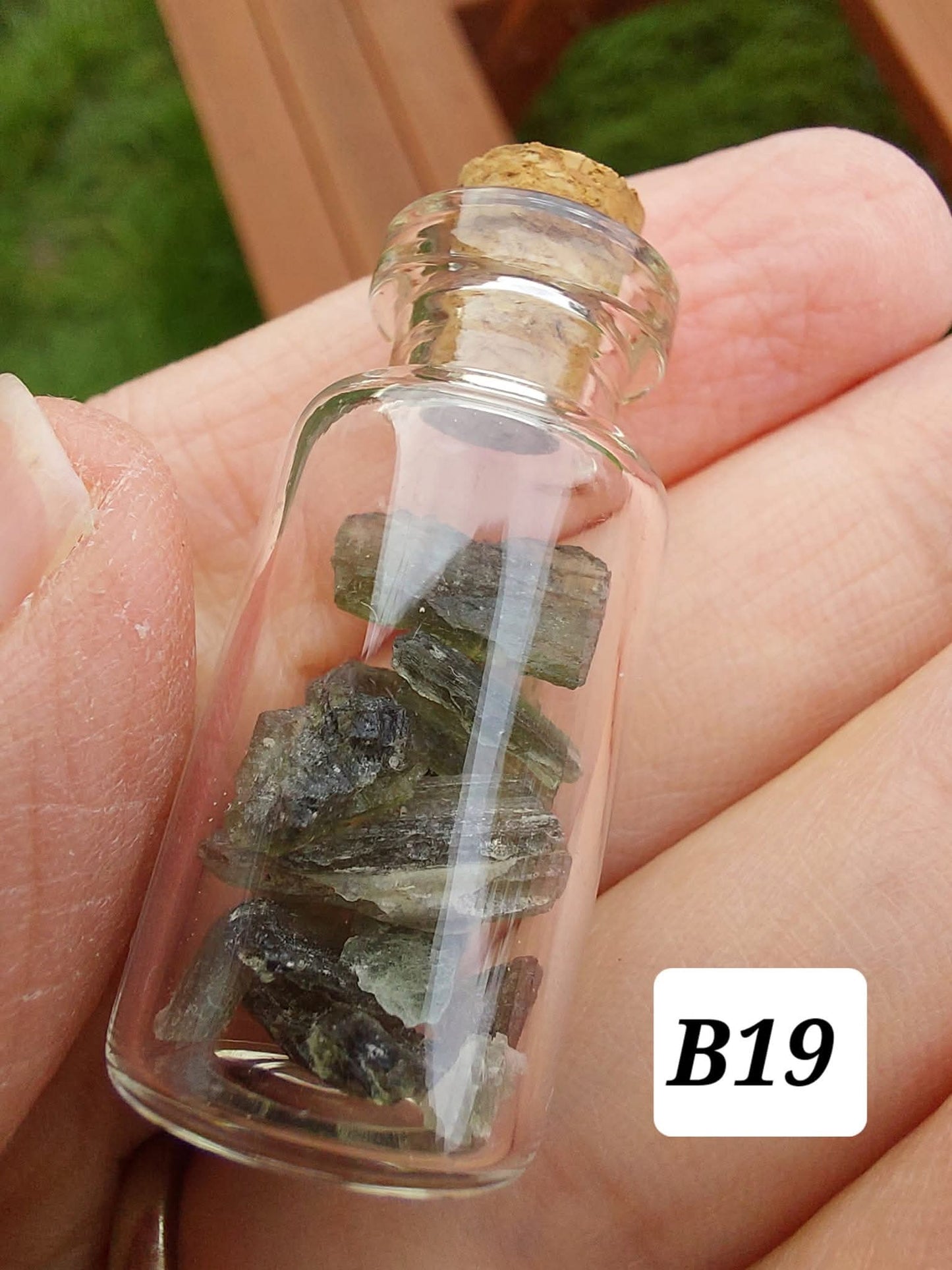 Moldavite chips (2.50g) in 3ml glass Bottle, Tektite (Ref: B19)