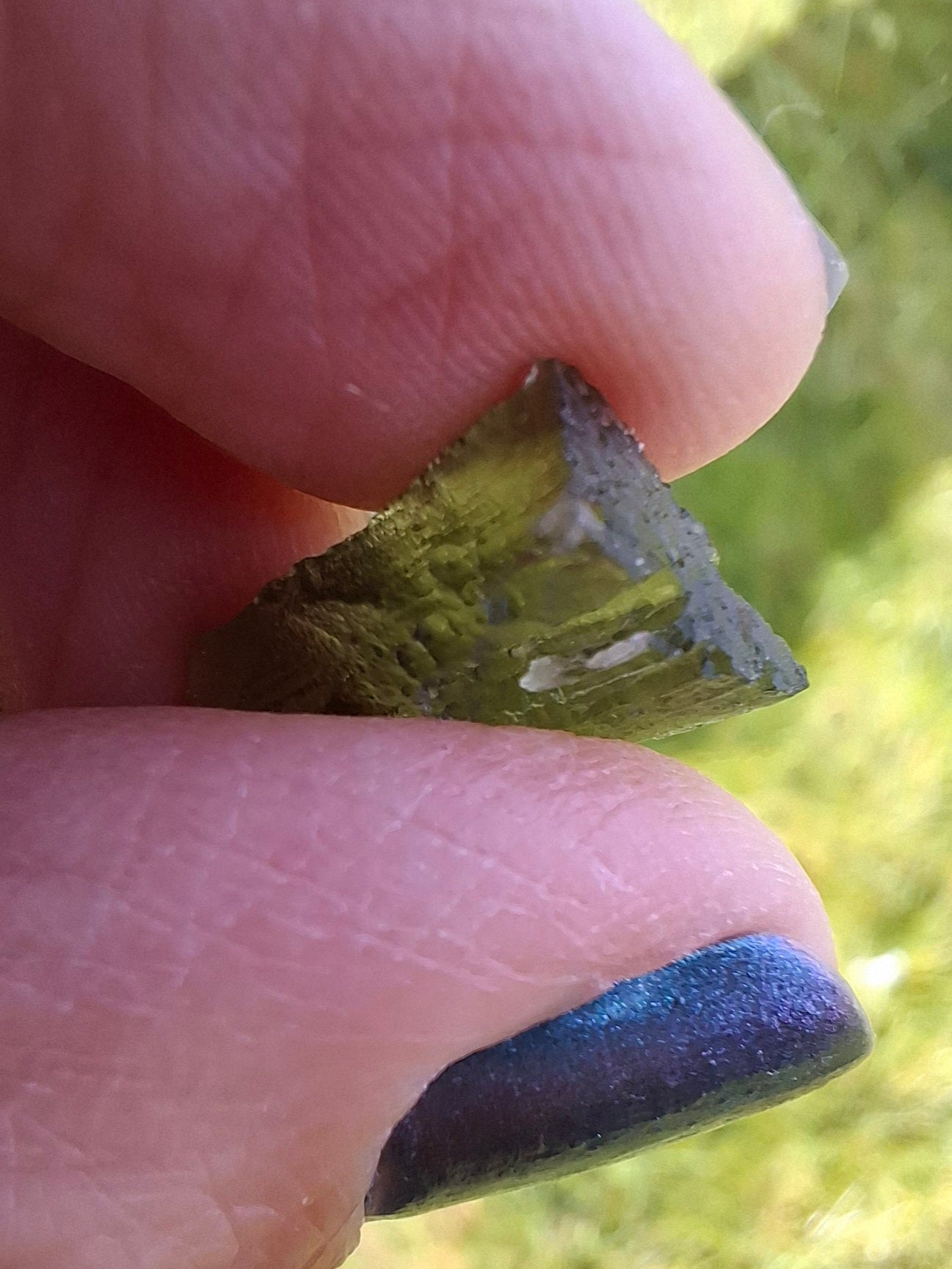 Moldavite Piece, 0.93g, Tektite (Ref: 1391)