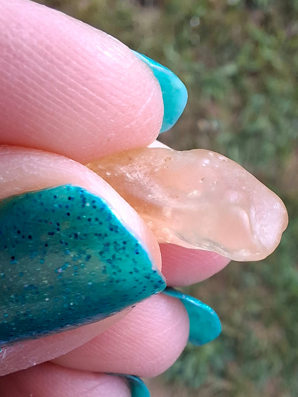 Libyan Desert Glass small Piece, 1.50g, Tektite