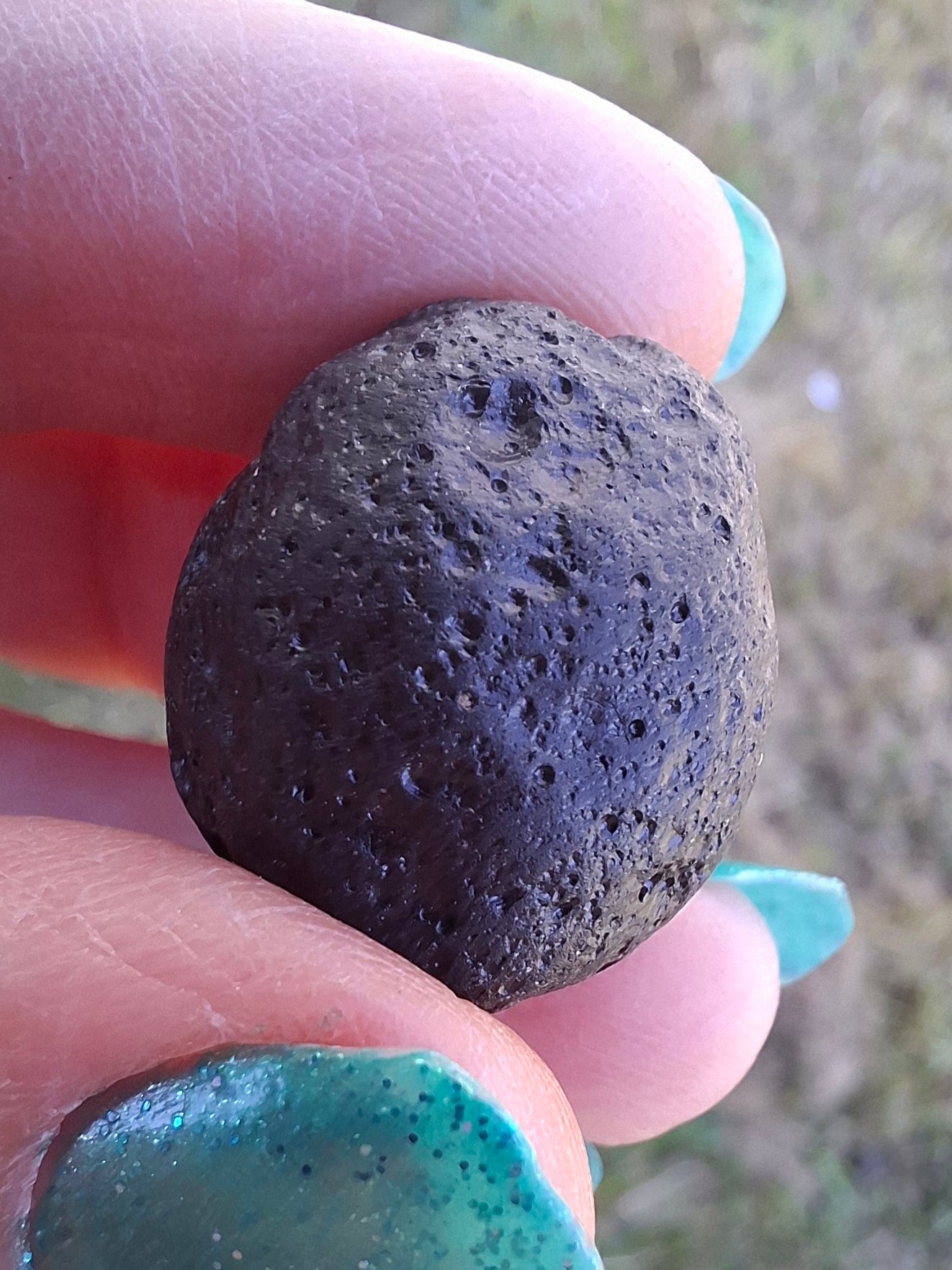 Philippinite (Rizalite), 9.75g, Tektite