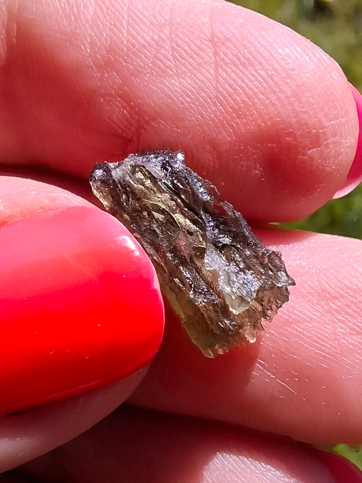 Moldavite Piece, 0.65g, Tektite (Ref: 1410)
