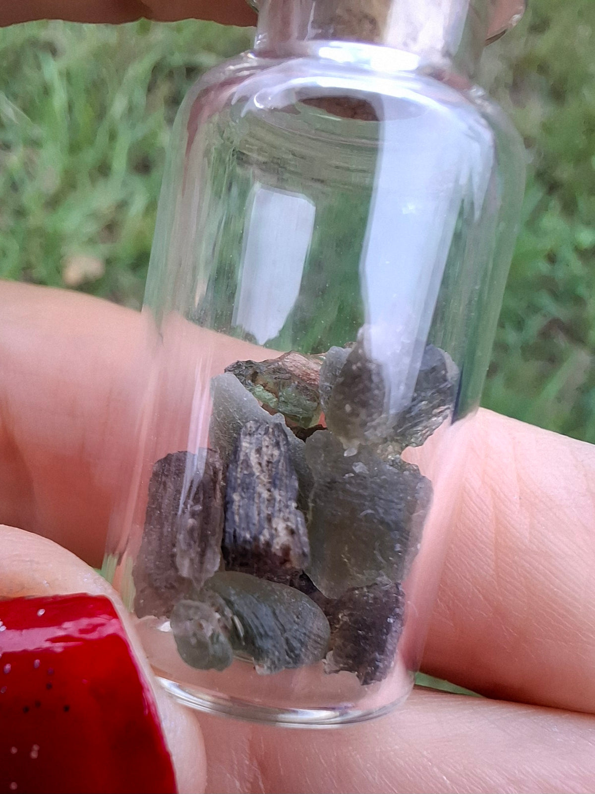 Moldavite Chips (2.00g) in 3ml Bottle, Tektite (Ref: B43)