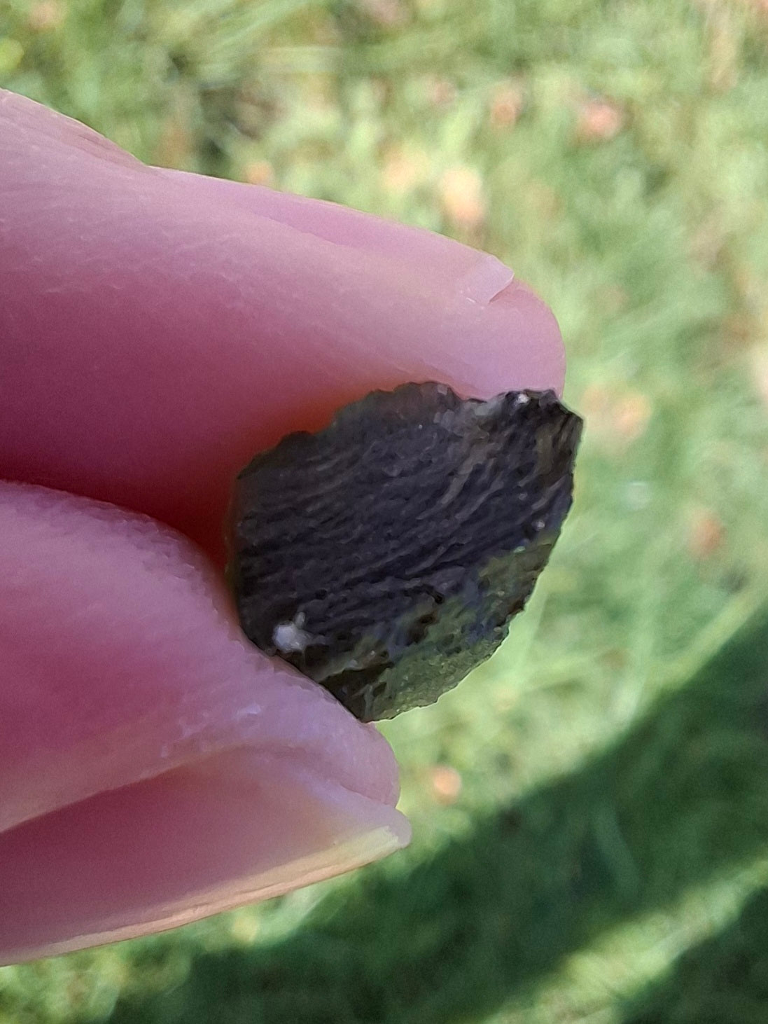 Moldavite Piece, 0.88g, Tektite (Ref: 1333)