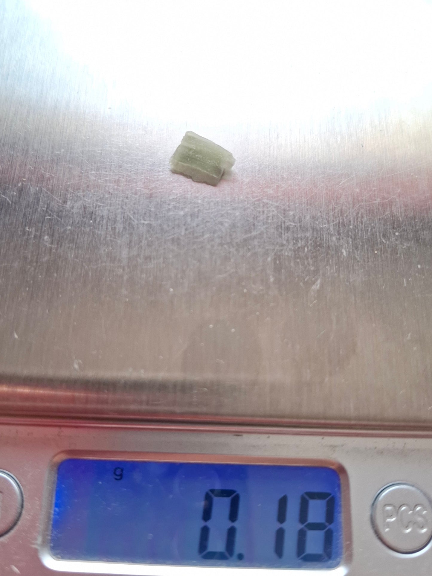 Moldavite tiny piece, SNOWFLAKE, FROSTED, BRUSNA, 0.18g, Tektite (Ref: 1496)