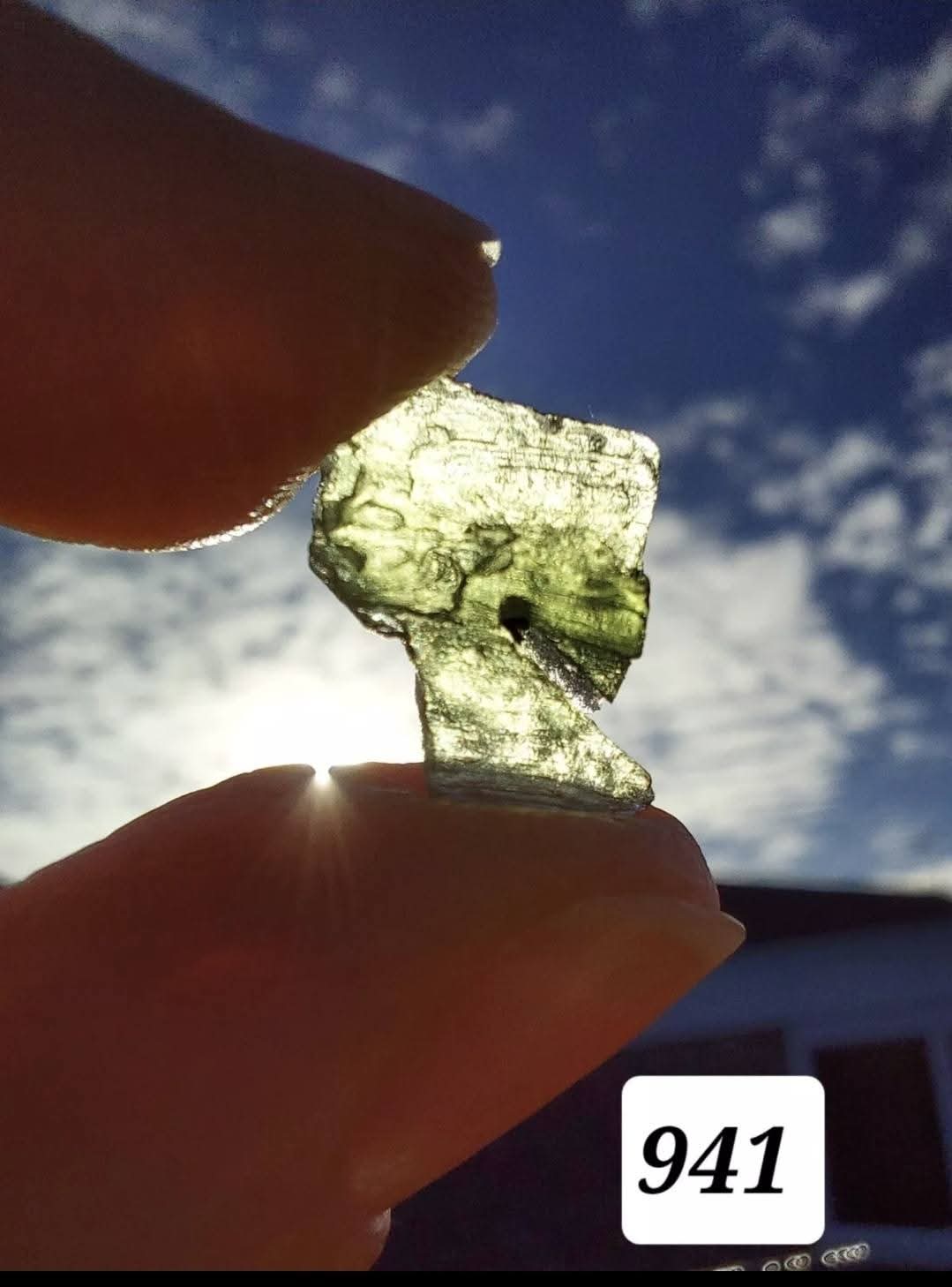 Moldavite Piece, 0.58g, Tektite (Ref: 941)