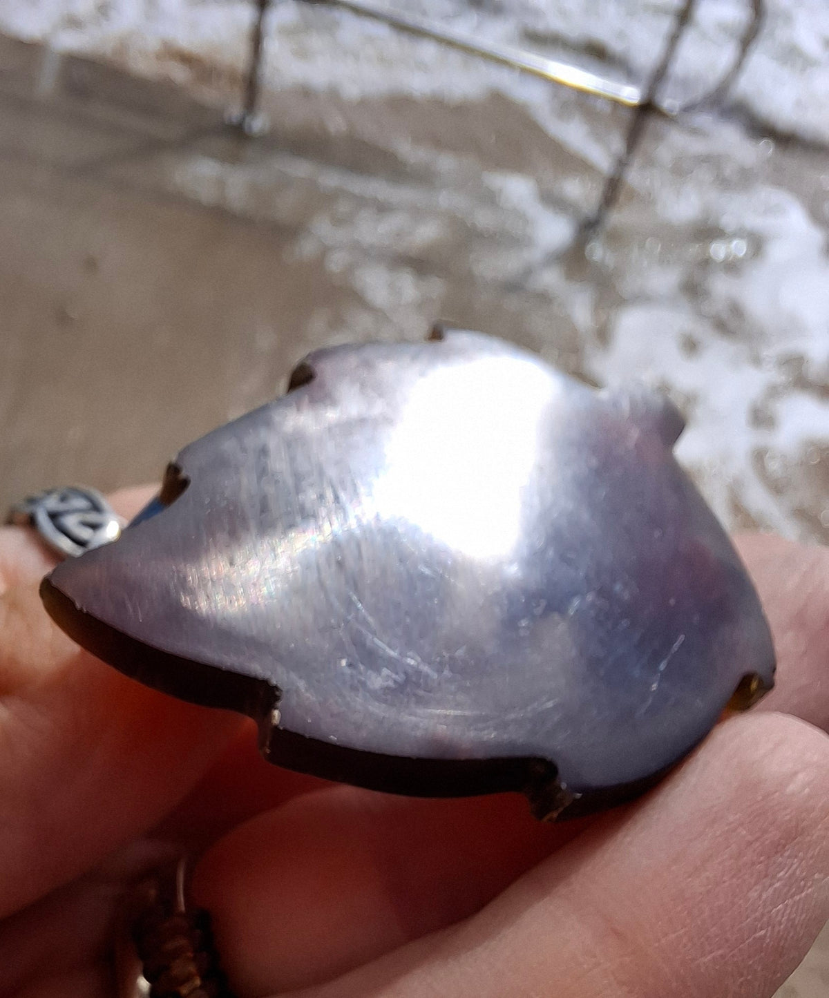 Red Amber Leaf Carving, 7.69g, Fossil (Ref: Leaf10)