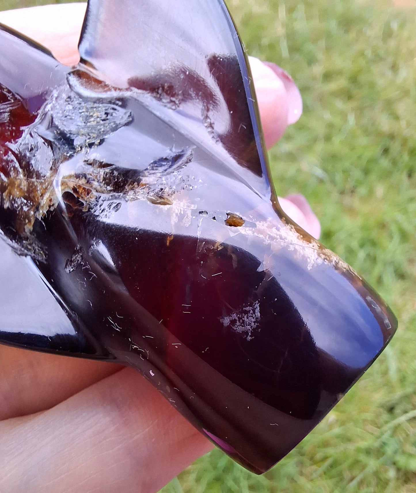 Red Amber Angel, 26.36g, carving, Fossil (Ref: AA1)