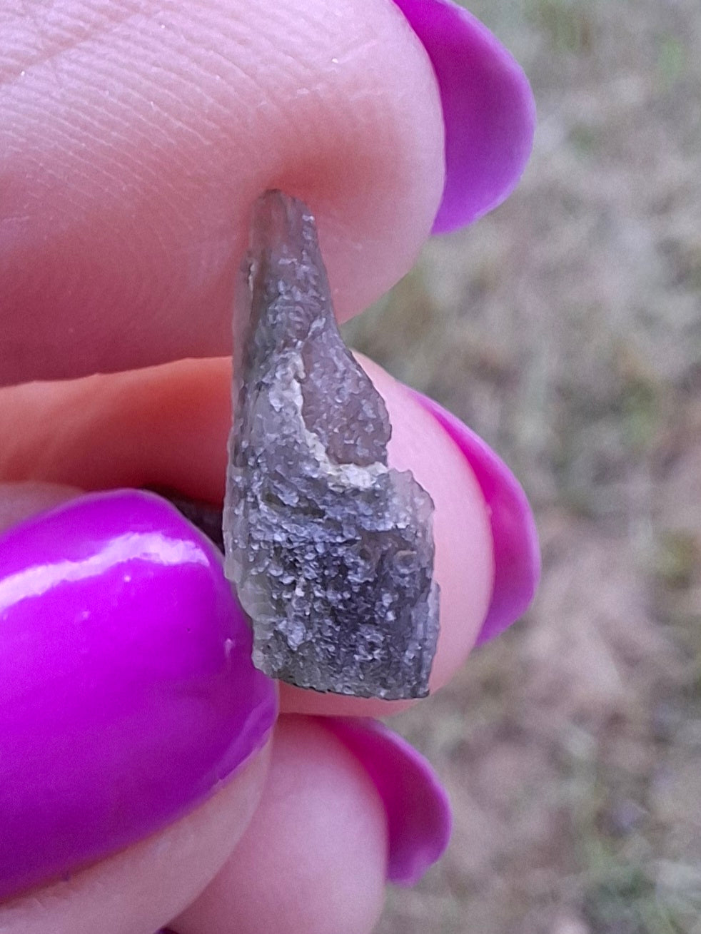 Moldavite Piece, 0.66g, Tektite (Ref: 1436)