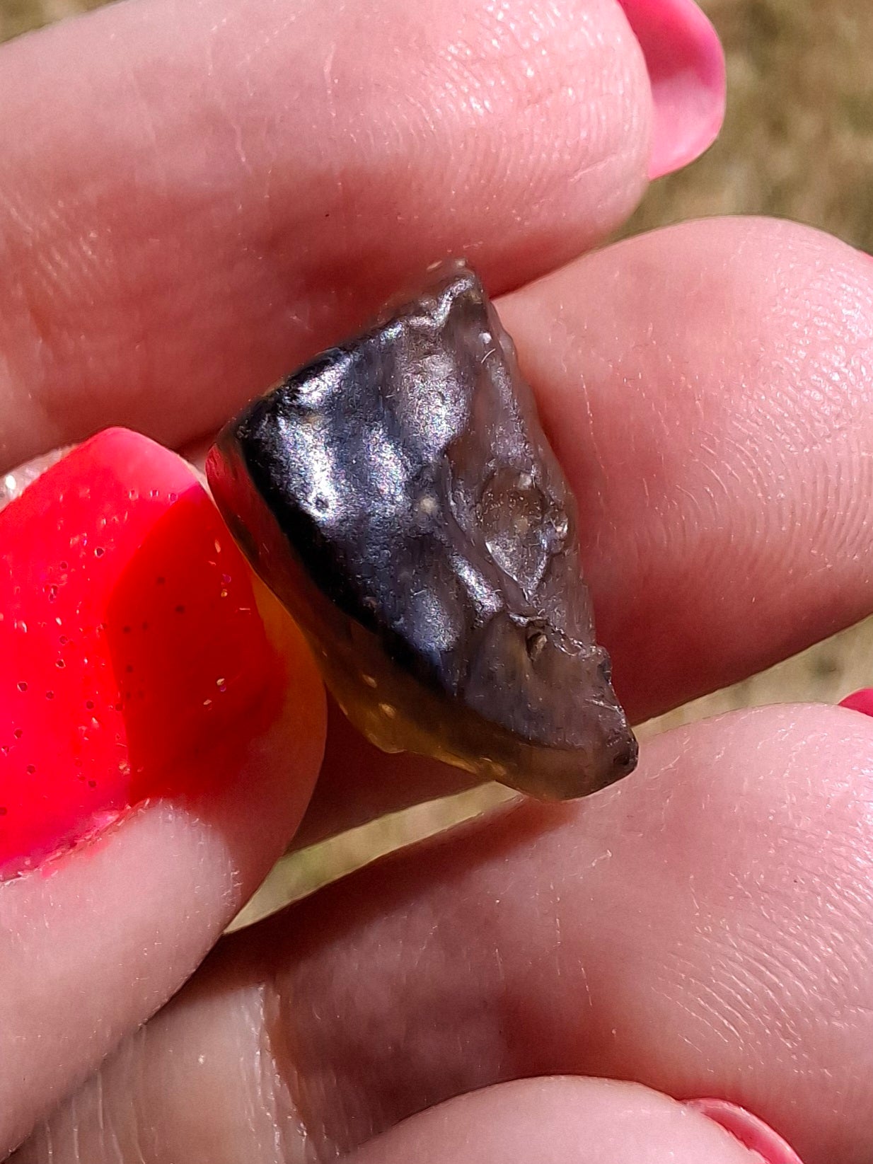 Libyan Desert Glass (darker) Piece, 2.29g, Tektite (Ref: L1359)