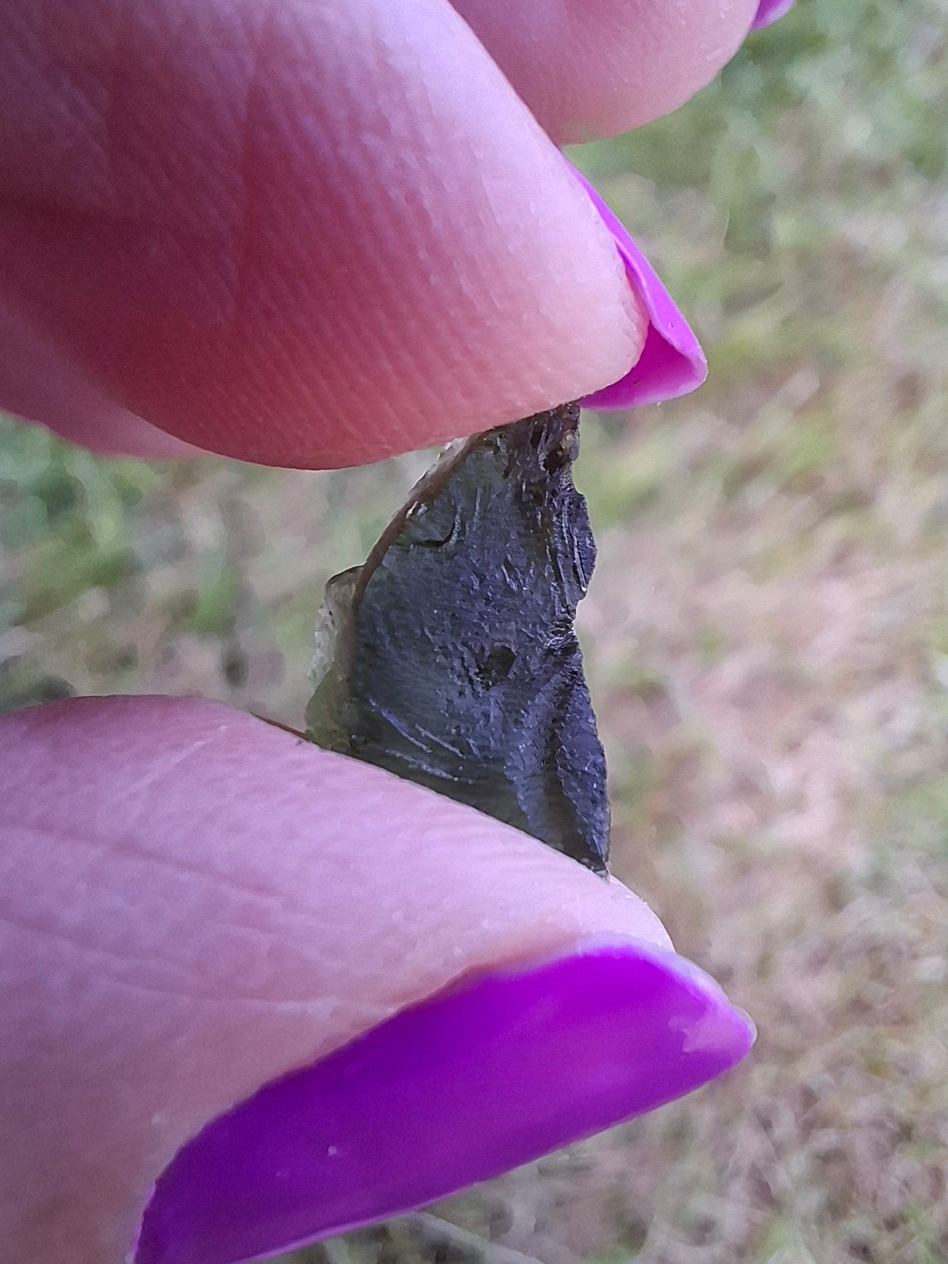 Moldavite Piece, 0.82g, Tektite (Ref: 1456)