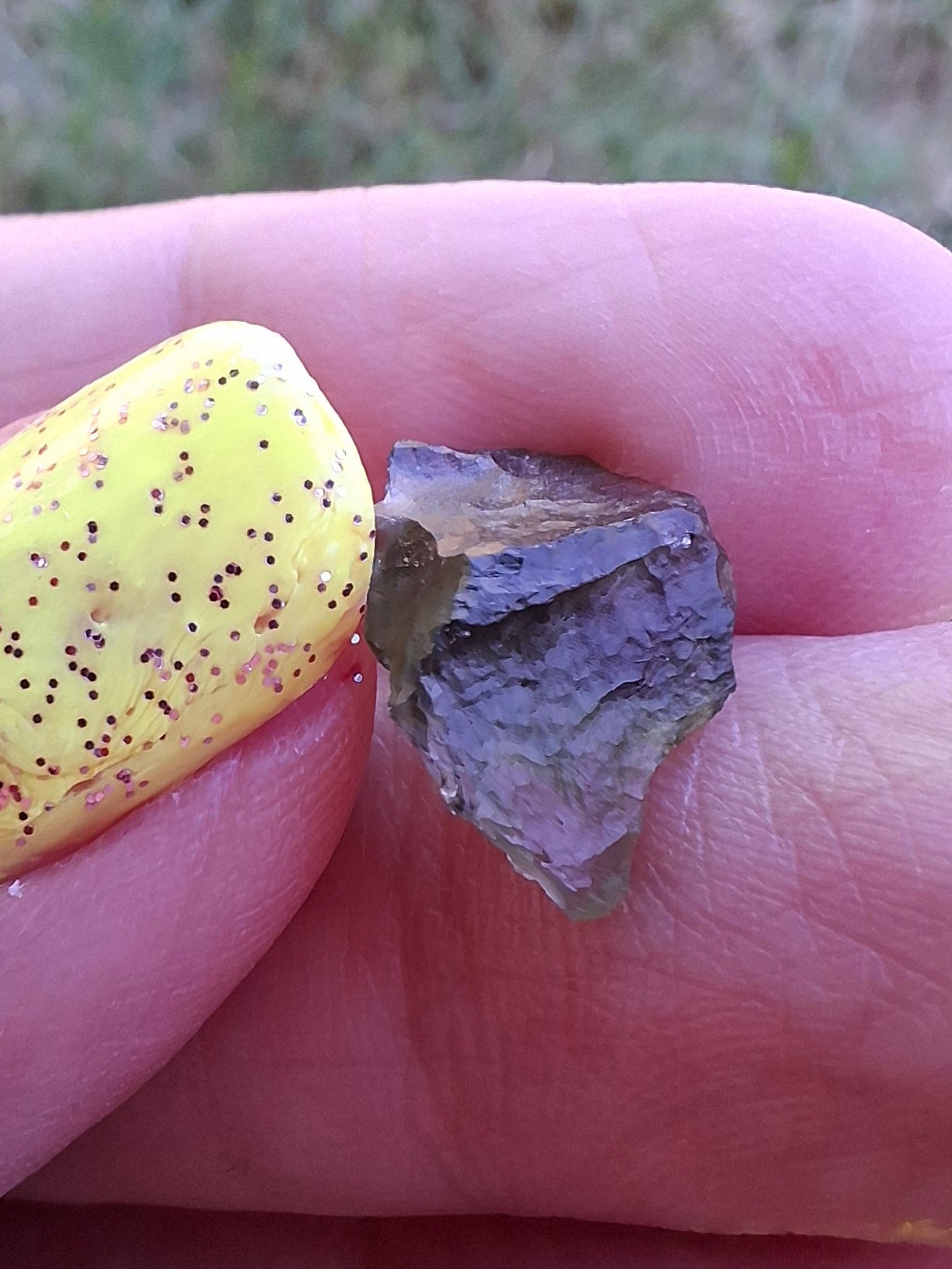 Moldavite Piece, 0.70g, Tektite (Ref: 1475)