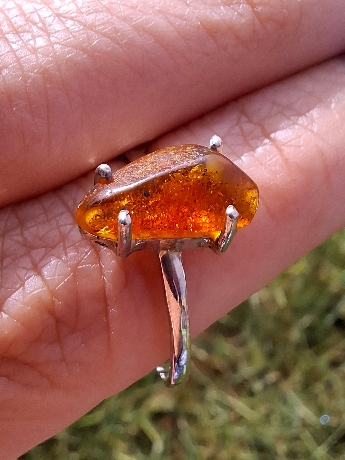 Baltic Amber Ring, size large V, 925 Silver, Fossil (Ref: AR26)