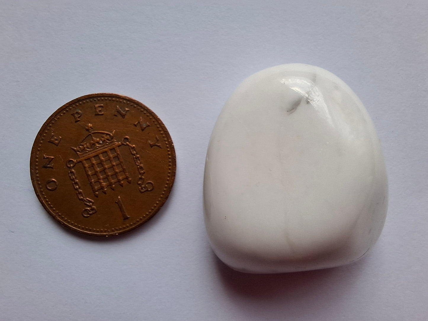 Howlite, Tumble Stone, Crystal (Ref: T34)