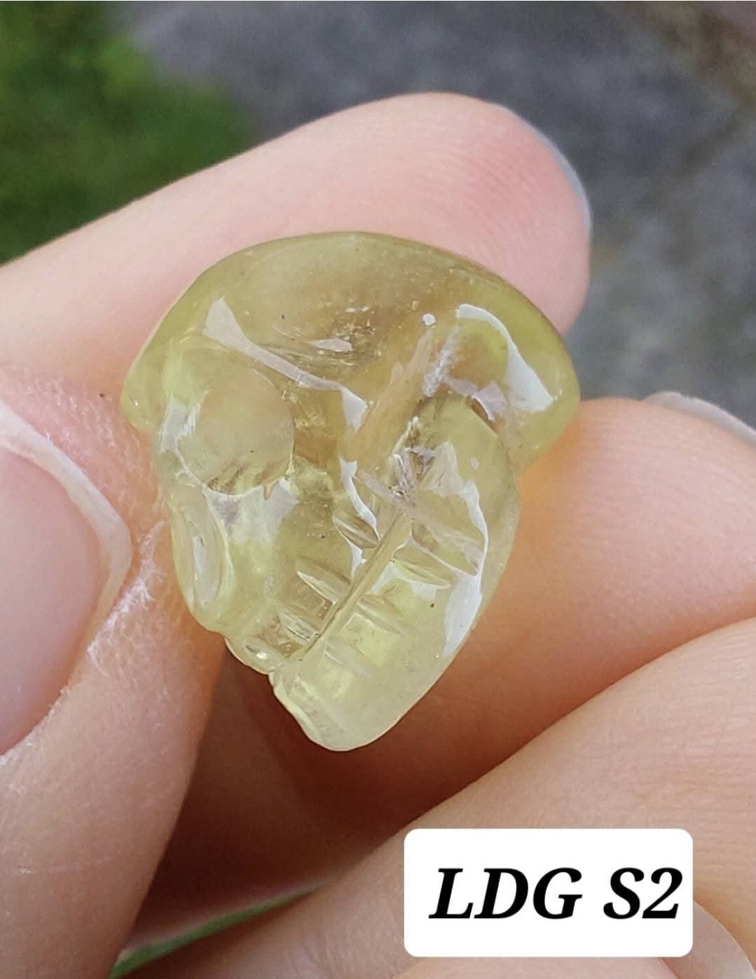 Libyan Desert Glass SKULL carving, 4.59g, Tektite (Ref: Skull2)