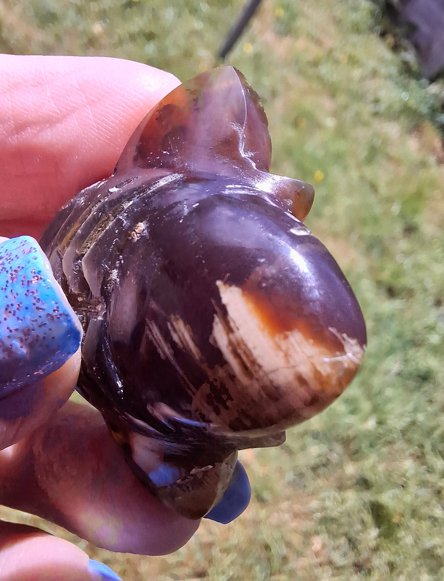 Red Amber Honey Bee Carving, 7.47g, Fossil (Ref: Bee37)