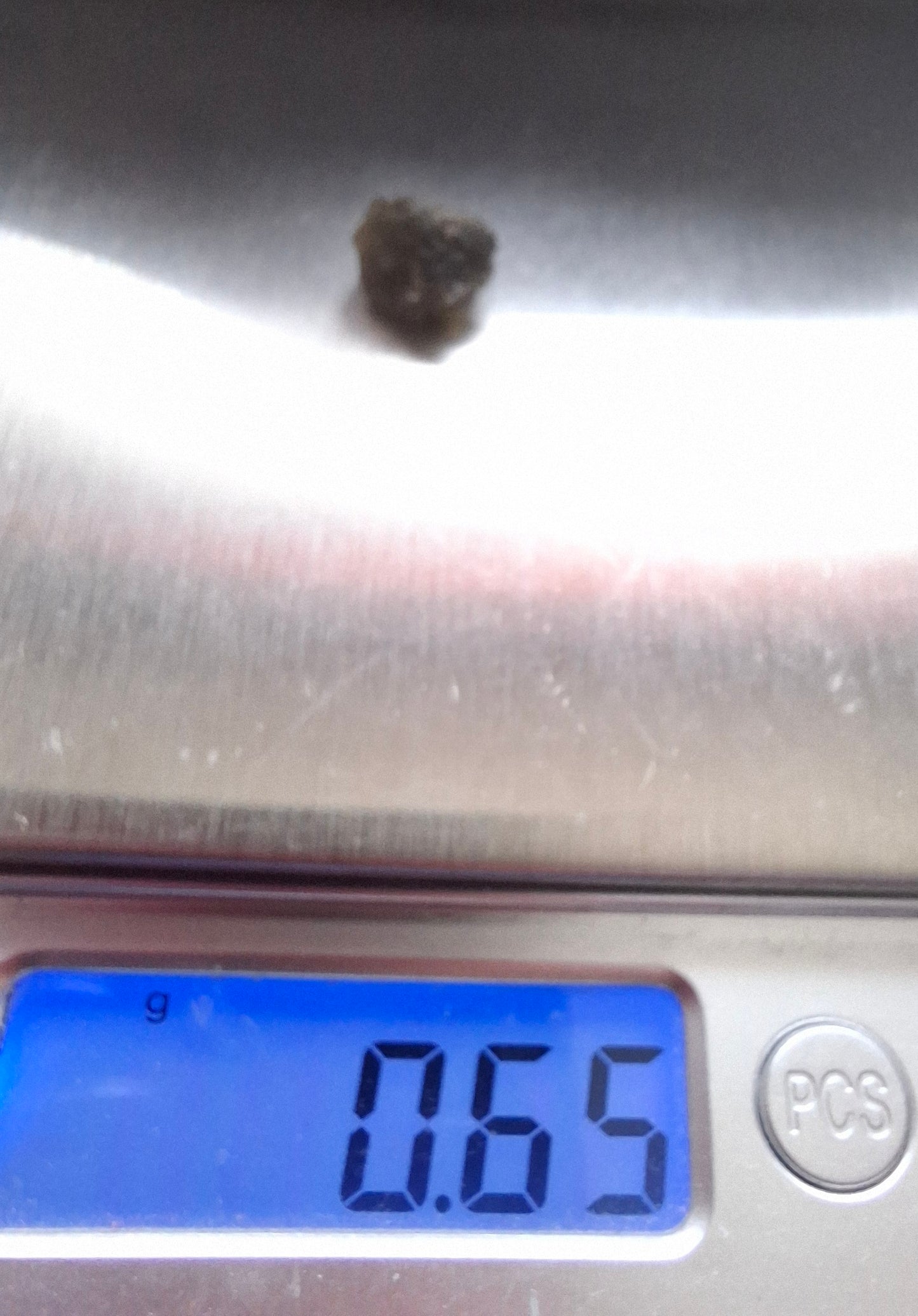 Moldavite Piece, 0.65g, Tektite (Ref: 1459)