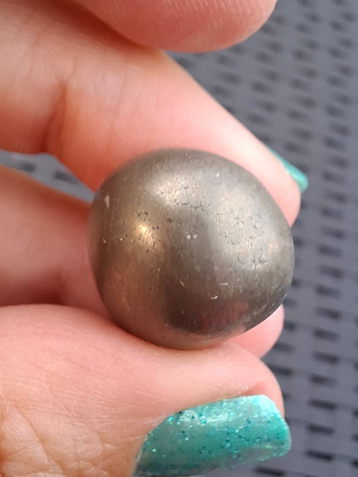 Apache Gold Tumble Stone, Crystal (Ref: T233)