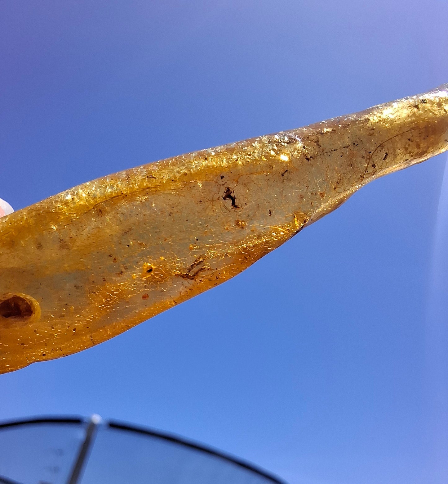 Copal Young Amber with INSECTS inside, 5.07g, Fossil (Ref: CA35)