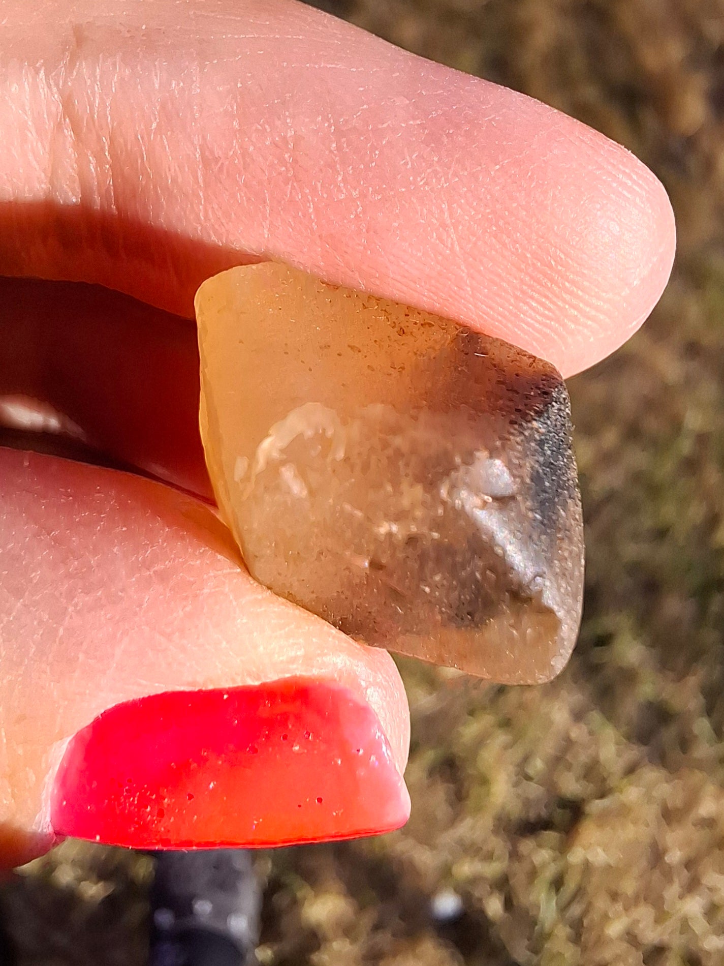 Libyan Desert Glass (darker) Piece, 4.70g, Tektite (Ref: L1372)