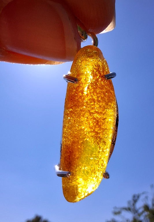 Baltic Amber Pendant, 925 Silver, Fossil (Ref: AP9)