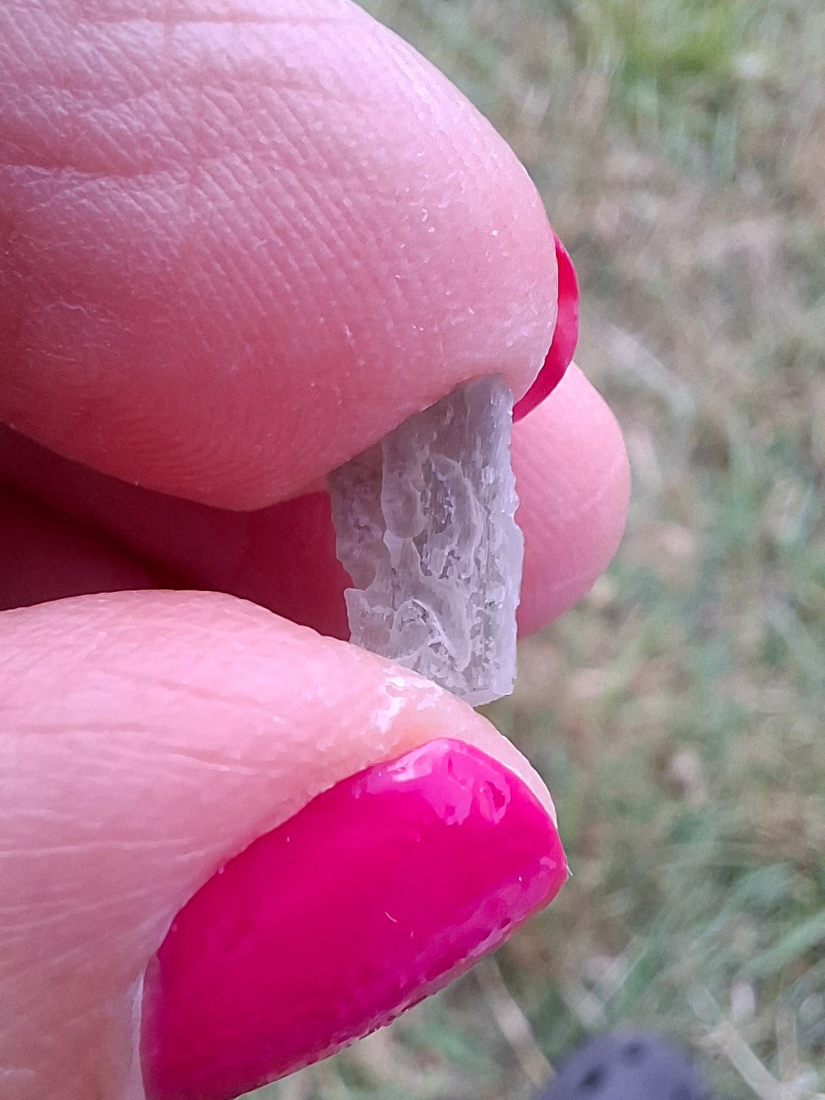 Moldavite tiny piece, SNOWFLAKE, FROSTED, BRUSNA, 0.18g, Tektite (Ref: 1496)