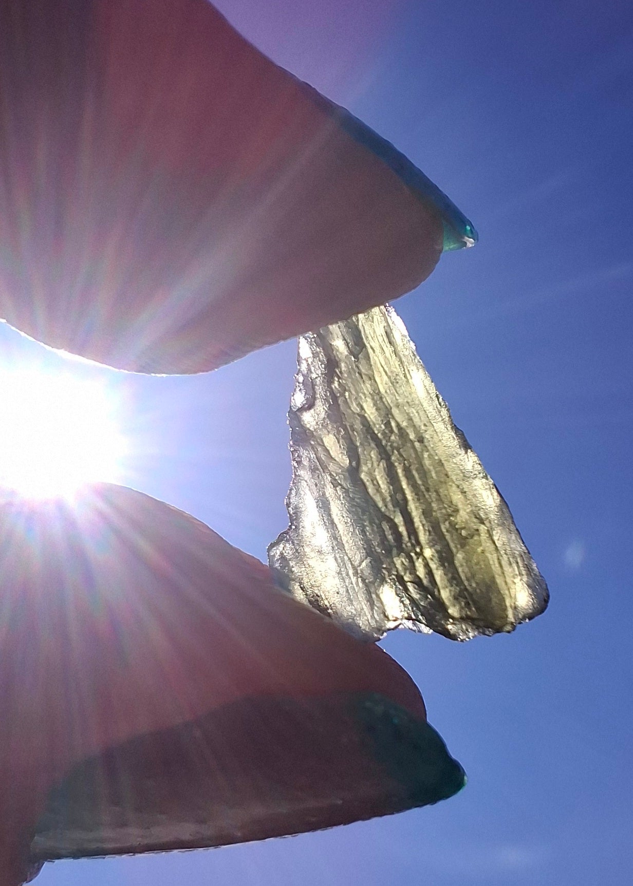 Moldavite Piece, 0.64g, Tektite (Ref: 1424)